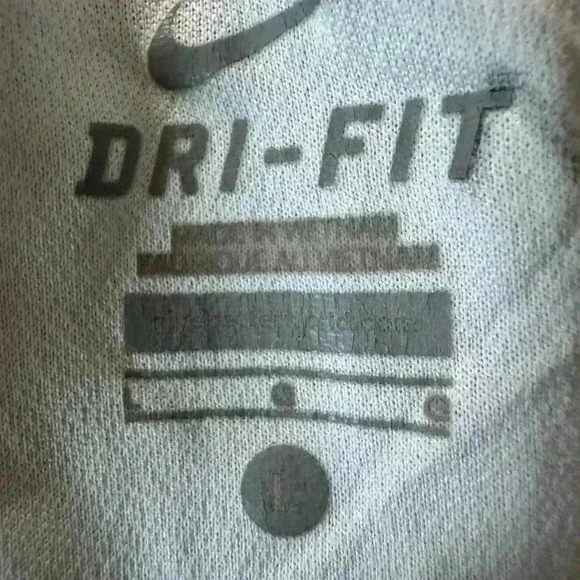 Nike Dri-Fit Women's Activewear Shorts (159) - Picture 7 of 8